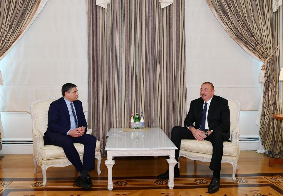 President Ilham Aliyev receives CEO of Baker Hughes, a GE company 