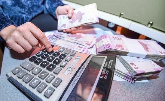 Average monthly salary increases in Baku