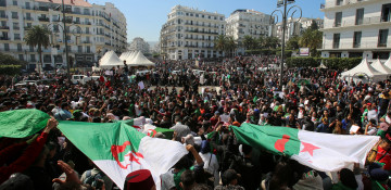 Thousands protest in Algeria capital, break police cordon
