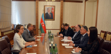 German ambassador presents copy of credentials to Azerbaijani FM