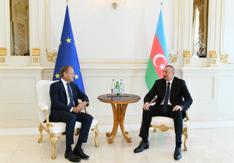 Ilham Aliyev and Donald Tusk hold one-on-one meeting
