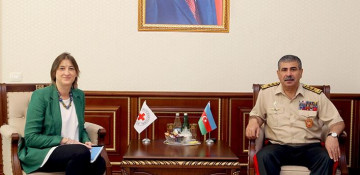 Azerbaijani Defense Minister meets with Head of ICRC Office in Azerbaijan