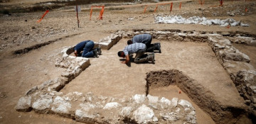 One of world's oldest mosques discovered in Israeli desert
