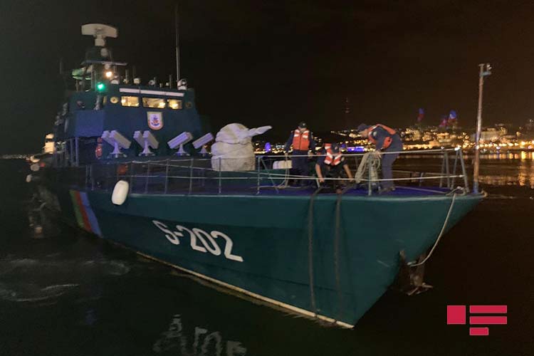 Rescued staff of Iranian cargo brought to Baku