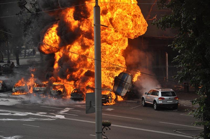 3 civilians killed, 10 wounded in 2 explosions in Iraq