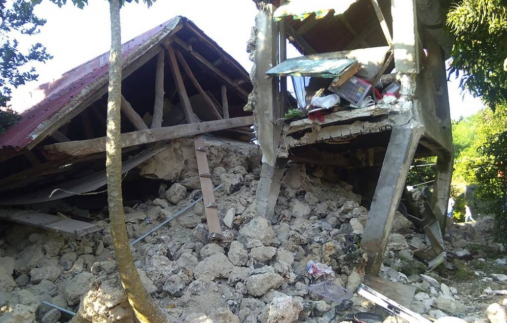 Eight killed in quake, aftershocks in Philippines, 60 injured