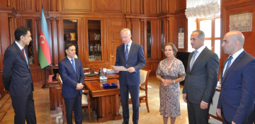 Prime Minister Novruz Mammadov decorated with French Order of 