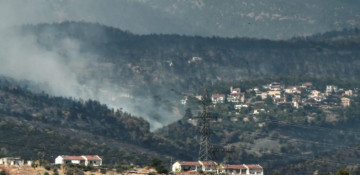 Greek fire crews make progress on island blaze  