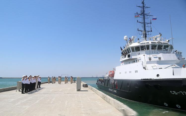 Russian and Iranian military vessels leave Baku port