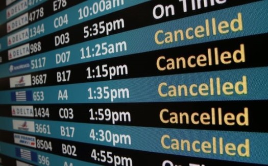 Hundreds of flights cancelled as thunderstorms hit Chicago