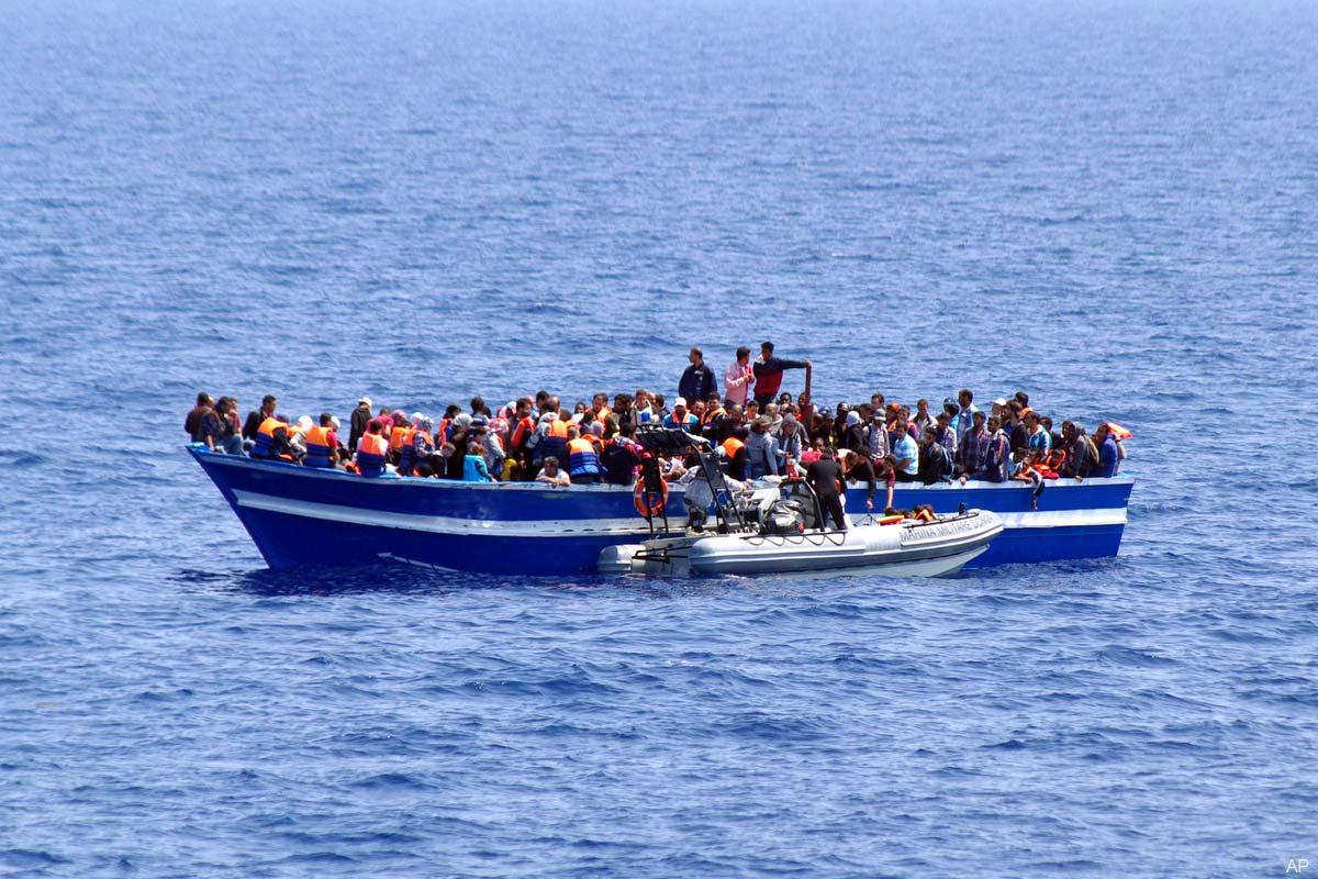 Australia intercepts Sri Lankan boat with 13 asylum seekers: government