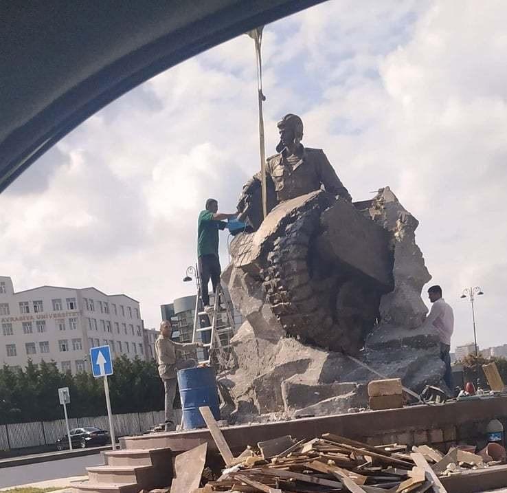Monument to National Hero of Azerbaijan Albert Agarunov erected in Baku 