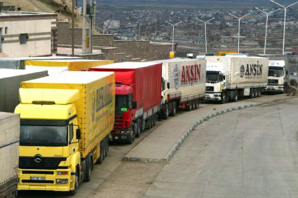 Azerbaijan to increase number of vehicles used in international cargo transportation