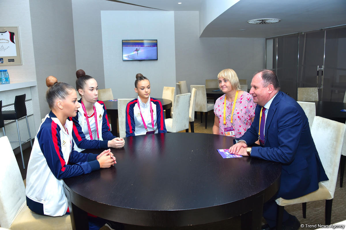 Moldovan ambassador to Azerbaijan meets athletes at the 37th Rhythmic Gymnastics World Championships