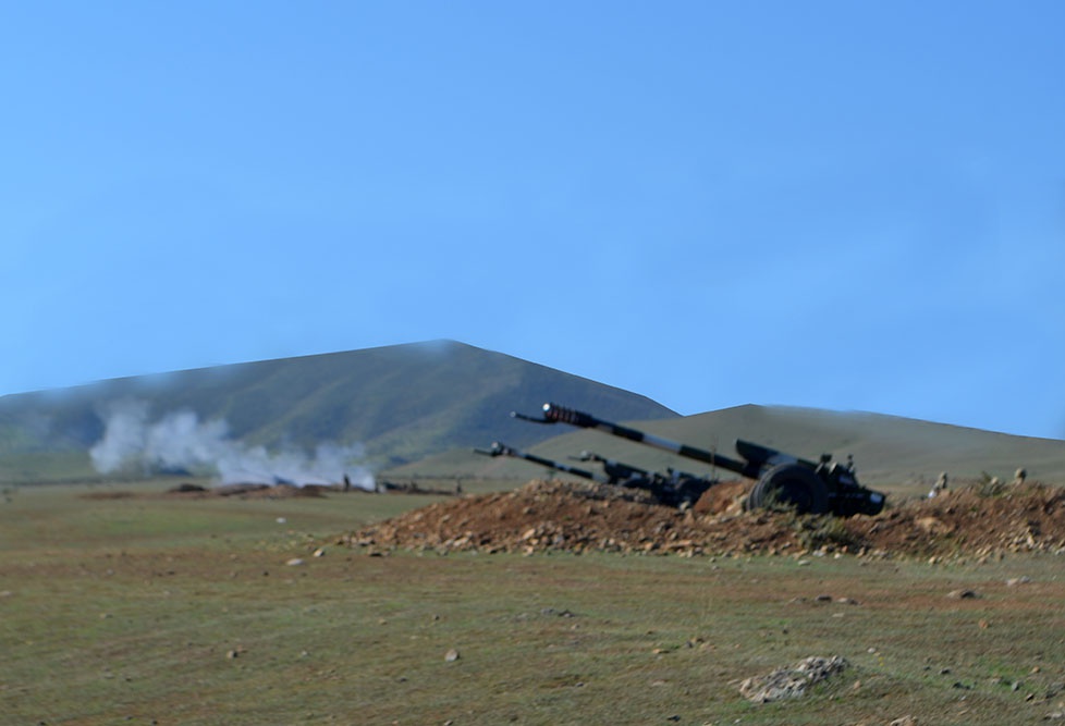 Azerbaijani army holds live-fire stage of large-scale drills - VIDEO