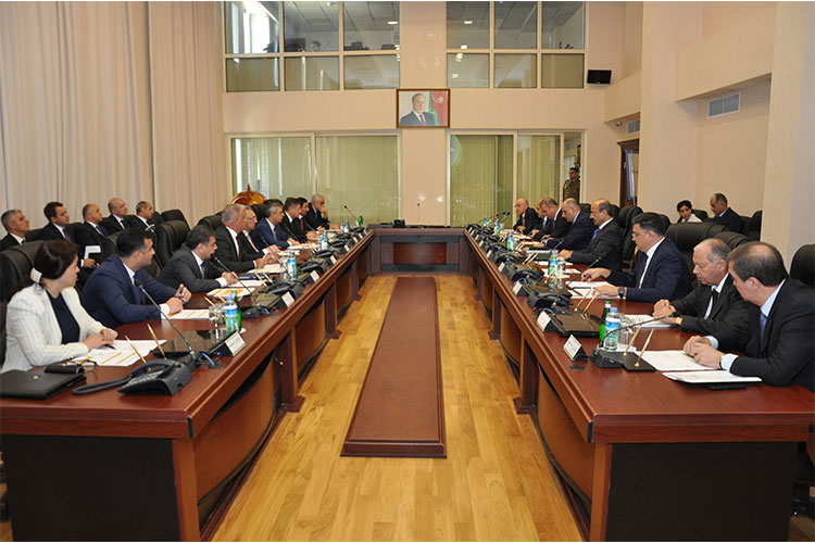 Novruz Mammadov meets with Chairman of the Standing Committee of the National People