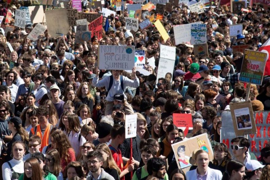 Tens of thousands of New Zealand children kick off new climate strikes