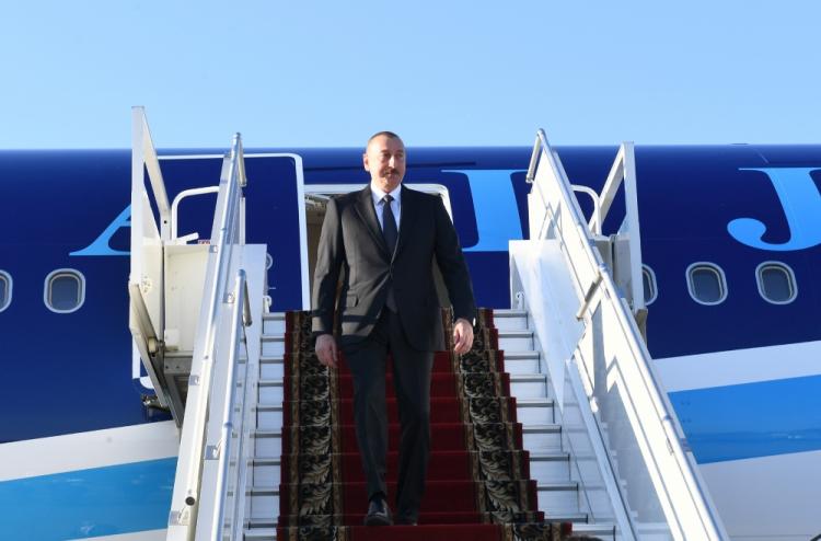Azerbaijani President pays working visit to Russia