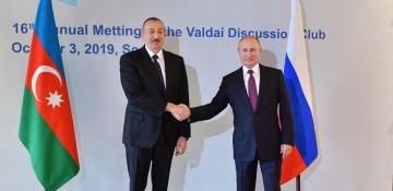 Azerbaijani, Russian presidents meet in Sochi