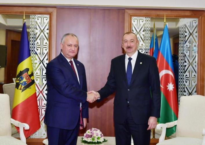 President Ilham Aliyev meets Moldovan President Igor Dodon