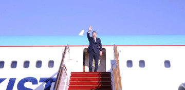 Uzbek President Shavkat Mirziyoyev completes visit to Azerbaijan