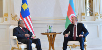President Ilham Aliyev receives Malaysian PM
