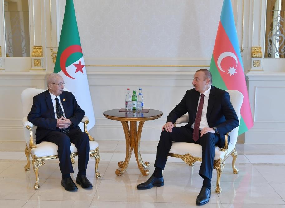 Azerbaijani president meets Algerian counterpart