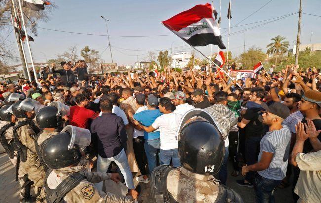 100 killed in 6 days of anti-gov't protests in Iraq