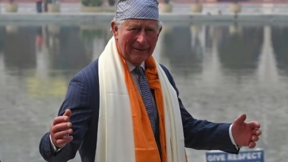 Delhi smog hits 'emergency' levels as Britain's Prince Charles visits