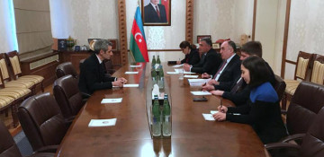 Azerbaijani FM meets with new French ambassador