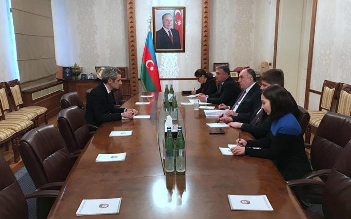 Azerbaijani FM meets with new French ambassador