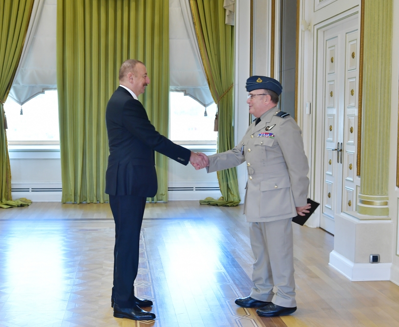 President Ilham Aliyev receives delegation led by NATO Military Committee chairman 