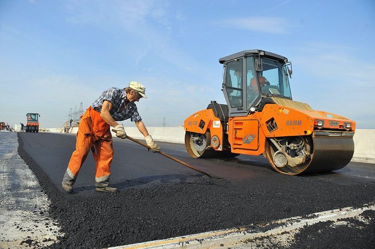 AZN 3,9 mln allocated for major overhaul of automobile roads in Khirdalan