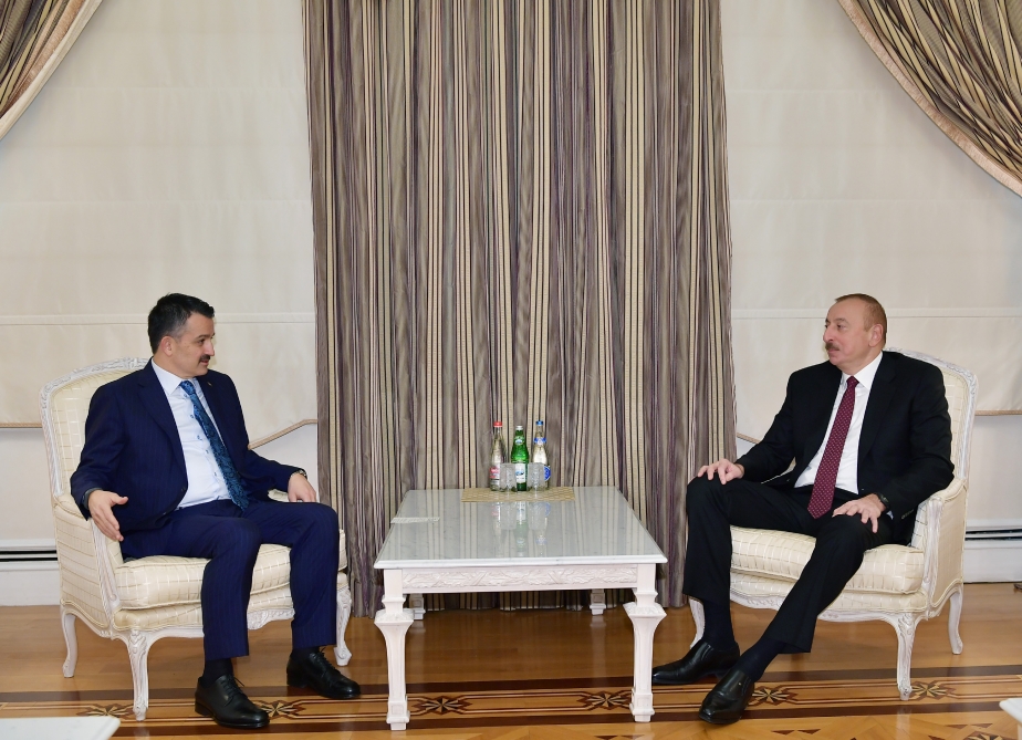 Azerbaijani president receives delegation led by Turkish minister 