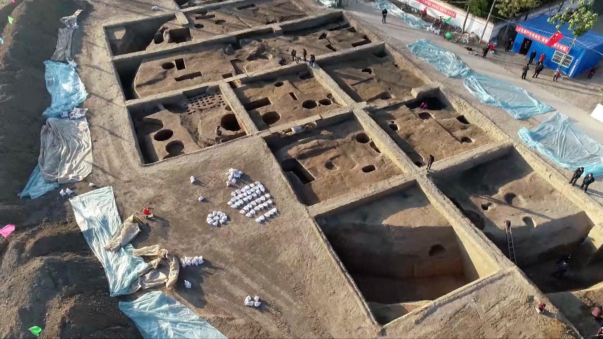 4,000-year-old granaries discovered in central China's Neolithic ruins