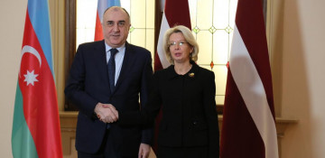 Azerbaijani FM meets speaker of Latvian parliament