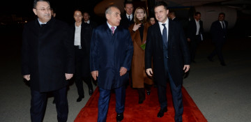 Ukrainian President Volodymyr Zelensky arrives in Azerbaijan on official visit