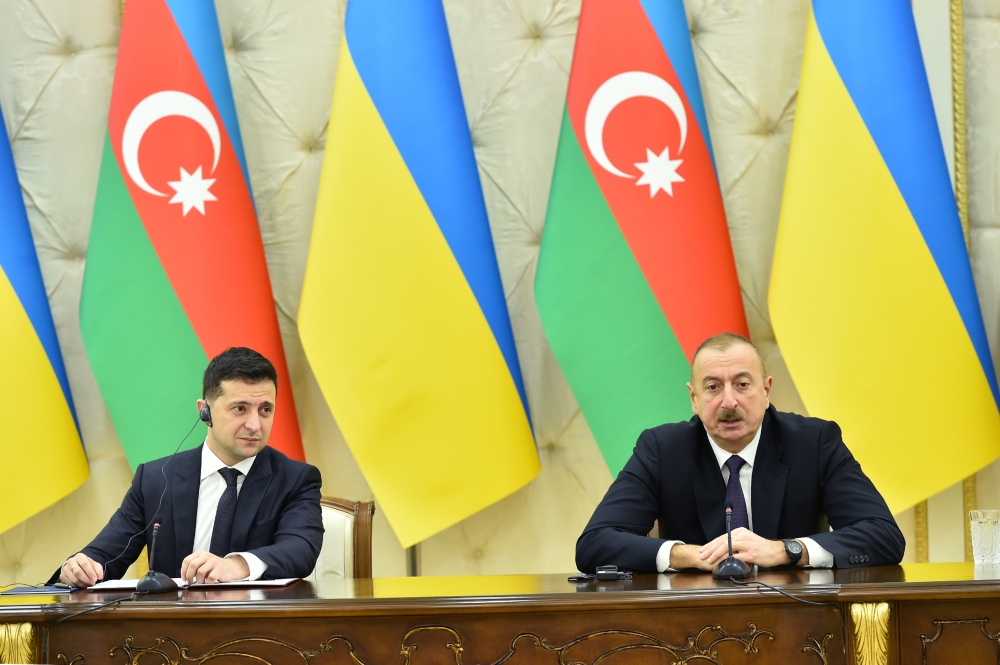 Azerbaijani, Ukrainian presidents make press statements