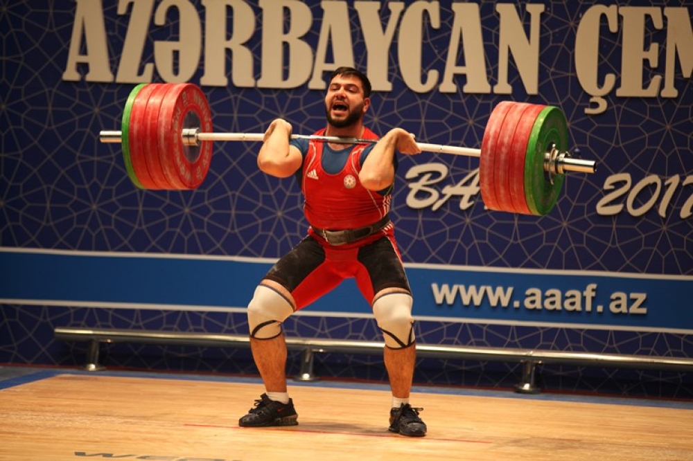 Azerbaijani weightlifters to contest medals at Qatar 6th International Cup