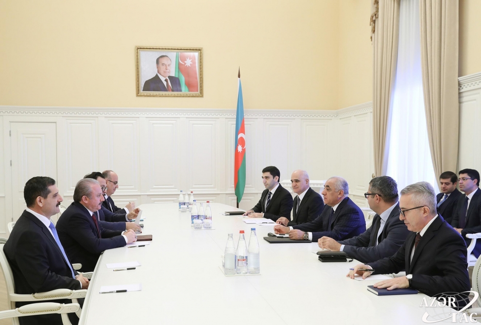 Azerbaijani PM meets with Turkish parliament speaker 