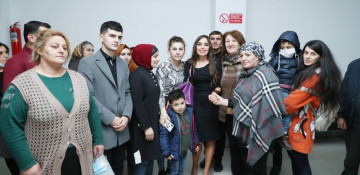 Leyla Aliyeva meets with children undergoing treatment at National Hematology and Transfusion Center