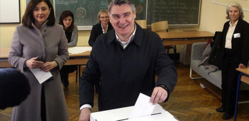 Former Croatian PM wins presidential runoff