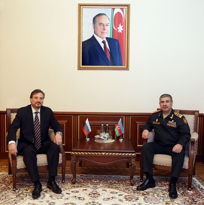 Azerbaijan, Bulgaria discuss prospects for military cooperation