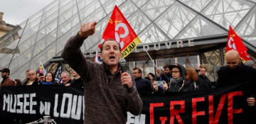 Art lovers face Louvre lock-out as staff join pension strike