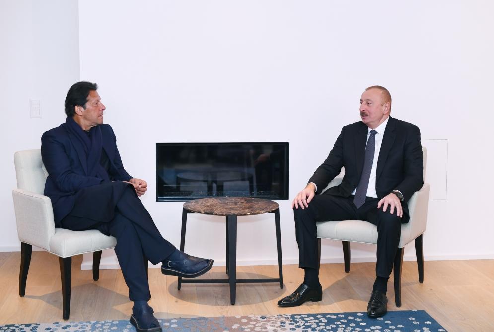 President Ilham Aliyev meets with Pakistani PM in Davos