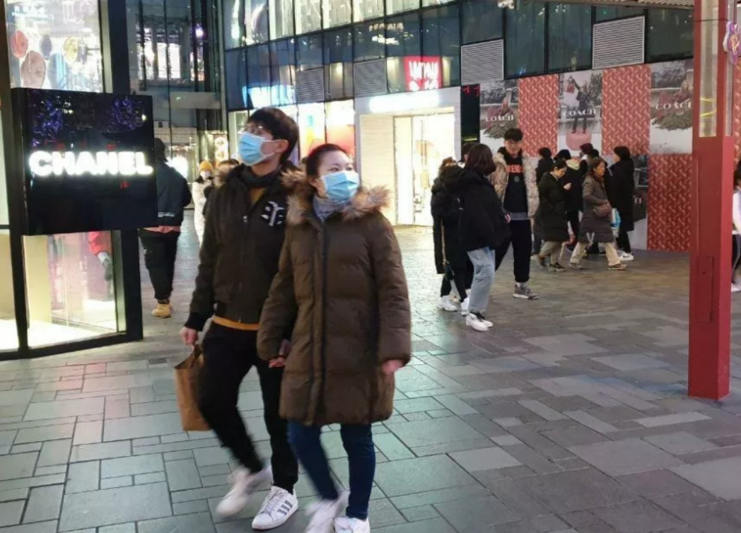 China's Huanggang locked down over virus