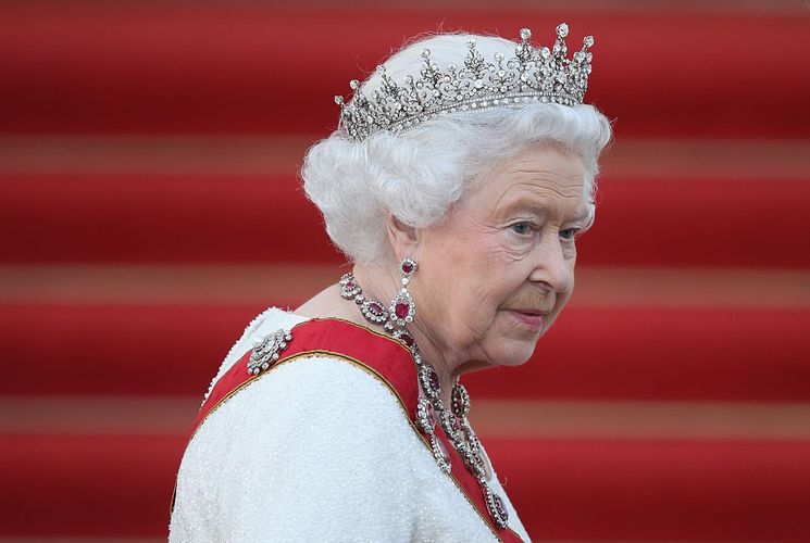 Queen Elizabeth II approves Brexit bill