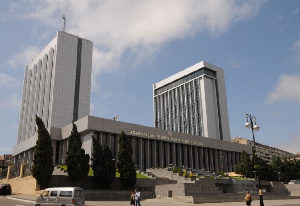  1400 candidates run for parliamentary elections