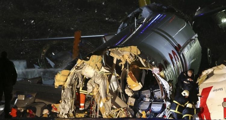 Plane crashes after landing in Istanbul, 21 injured
