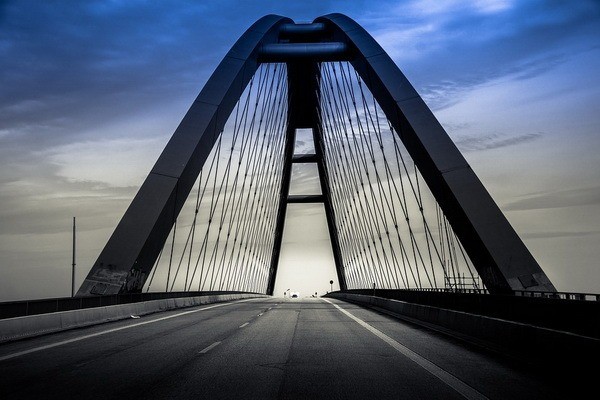 Azerbaijan may build bridge across Iranian border
